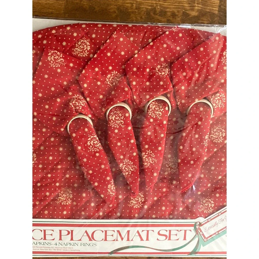 NOS 1991 Town & Country Living Christmas 12 Pc Placement Set Sealed Red NIP